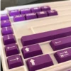 Touches azerty violettes